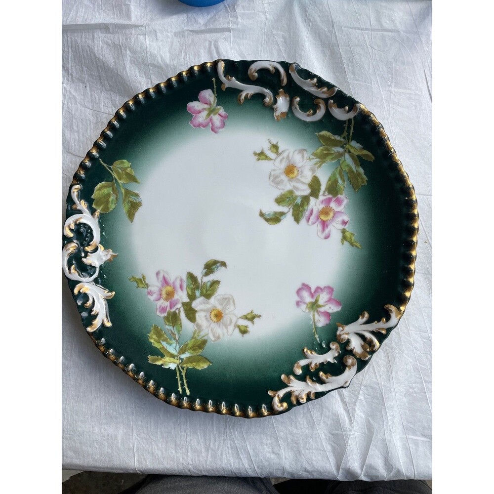 T&V Limoges Cabinet Plate Dogwood Thick Gold Trim